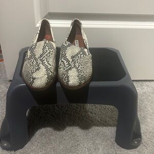 Chelsea & Violet Black and White Snakeskin Loafers